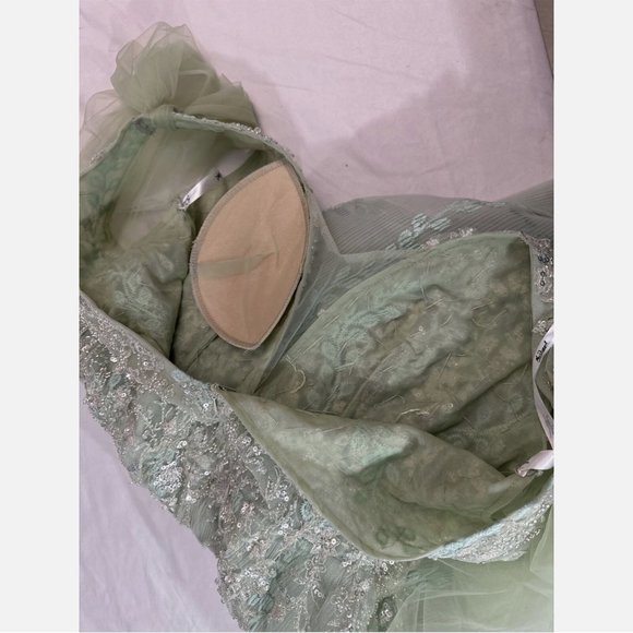 NWT $600 Mac Duggal Embellished Soft Tie Sleeveless V Neck Gown Sage Green SZ 12 - Picture 2 of 16